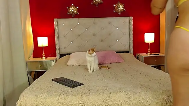 Kim and Mia online show from 03.20.26