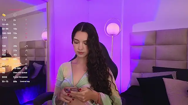 mssjulia online show from 12.13.24