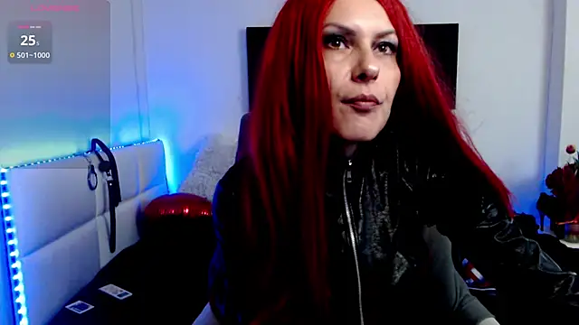 Snapshot of EvelynQueenn chatting on 03.12.25 EvelynQueenn online show from 03.12.25