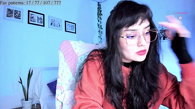 Snapshot of Conlosmichis chatting on 10.08.25 Conlosmichis online show from 10.08.25