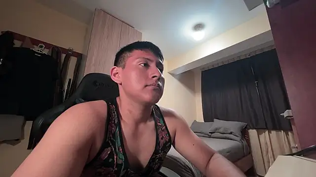 Snapshot of JoshuaTls08 chatting on 12.04.25 JoshuaTls08 online show from 12.04.25