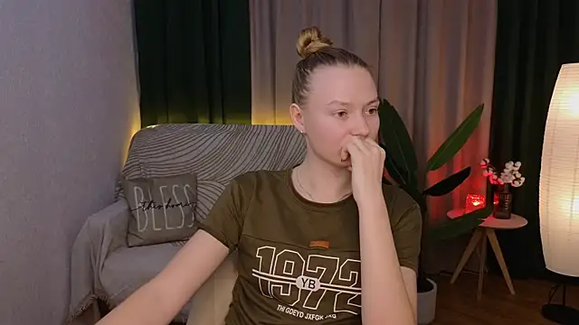 CarolynCohen   online show from 12.06.24