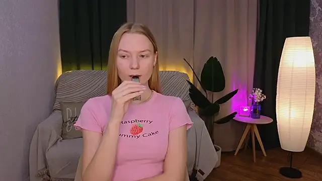 CarolynCohen   online show from 02.06.25