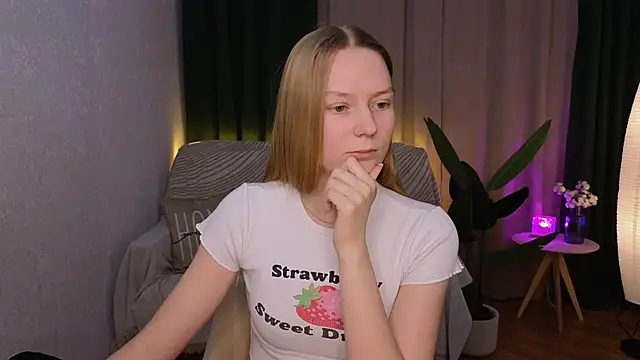 CarolynCohen   online show from 02.14.25