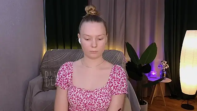 CarolynCohen   online show from 03.04.25