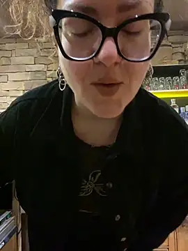 Snapshot of peachgirlmartyna chatting on 02.18.26 peachgirlmartyna online show from 02.18.26