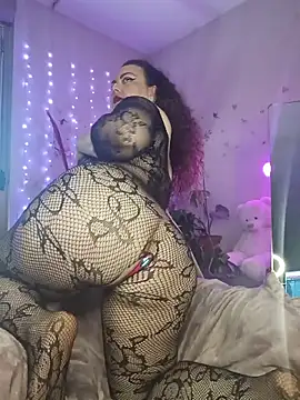 Snapshot of peachgirlmartyna chatting on 06.16.26 peachgirlmartyna online show from 06.16.26