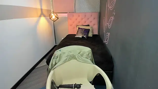 GiaFox  online show from 03.10.25