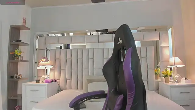 mariiahneedles online show from 04.11.26