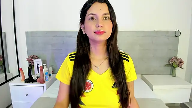 DulceColeman online show from 06.17.26