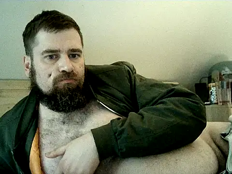 Snapshot of machobear87 chatting on 02.28.26 machobear87 online show from 02.28.26