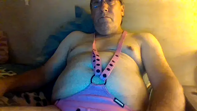 Snapshot of hornyrich69 chatting on 04.20.26 hornyrich69 online show from 04.20.26
