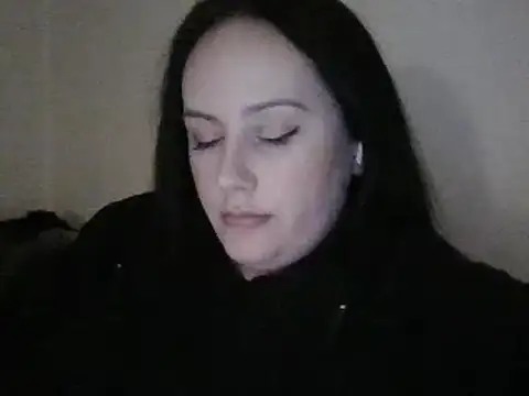 Snapshot of CurvyQueen2023 chatting on 02.02.25 CurvyQueen2023 online show from 02.02.25