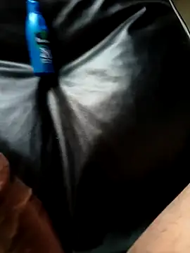 Snapshot of Village_0boy chatting on 09.18.25 Village 0boy online show from 09.18.25