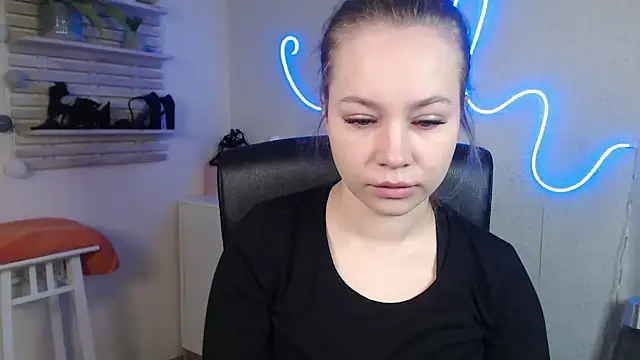 Snapshot of holly_xglam chatting on 12.31.24 holly xglam online show from 12.31.24