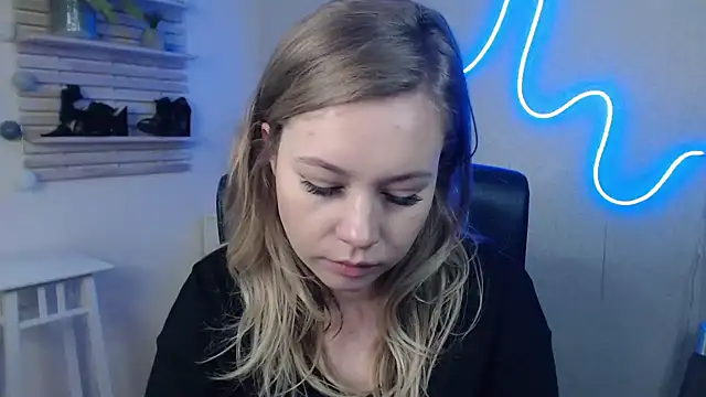 Snapshot of holly_xglam chatting on 01.02.25 holly xglam online show from 01.02.25
