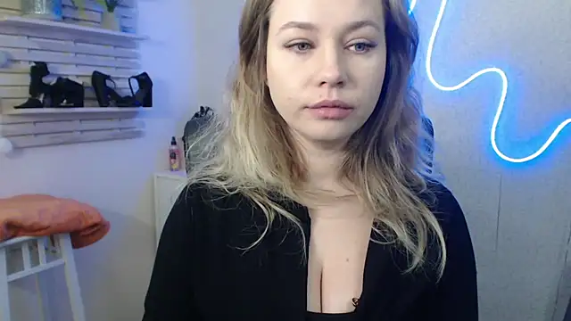 Snapshot of holly_xglam chatting on 01.15.25 holly xglam online show from 01.15.25