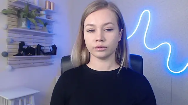 Snapshot of holly_xglam chatting on 01.16.25 holly xglam online show from 01.16.25