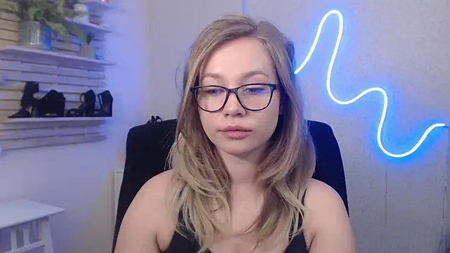 Snapshot of holly_xglam chatting on 01.22.25 holly xglam online show from 01.22.25