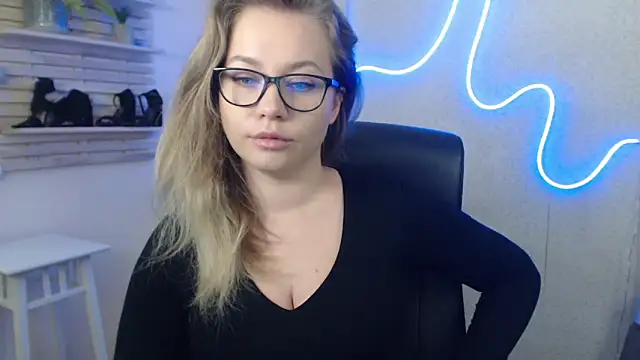 Snapshot of holly_xglam chatting on 01.29.25 holly xglam online show from 01.29.25