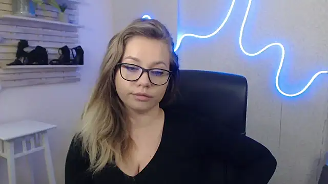 Snapshot of holly_xglam chatting on 01.29.25 holly xglam online show from 01.29.25