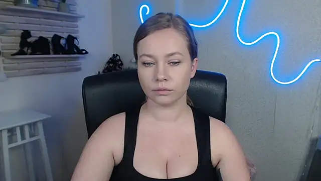 Snapshot of holly_xglam chatting on 02.27.25 holly xglam online show from 02.27.25