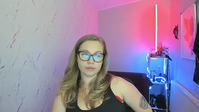 holly xglam online show from 10.27.25