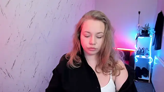 holly xglam online show from 03.30.26