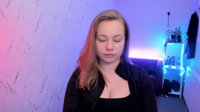 holly xglam online show from 04.11.26