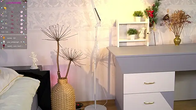 Snapshot of happywhores chatting on 01.04.25 happywhores online show from 01.04.25