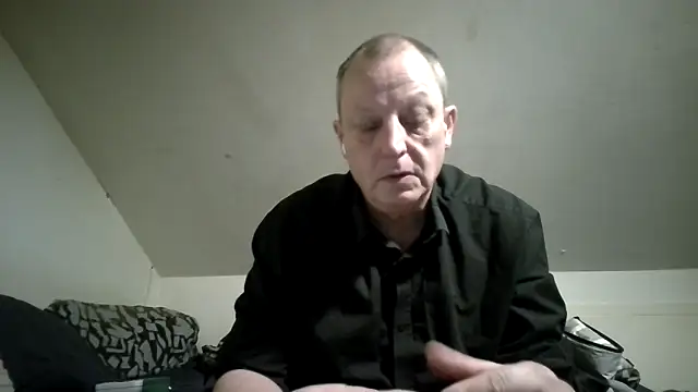 Snapshot of chubbybear2cum chatting on 03.04.26 chubbybear2cum online show from 03.04.26