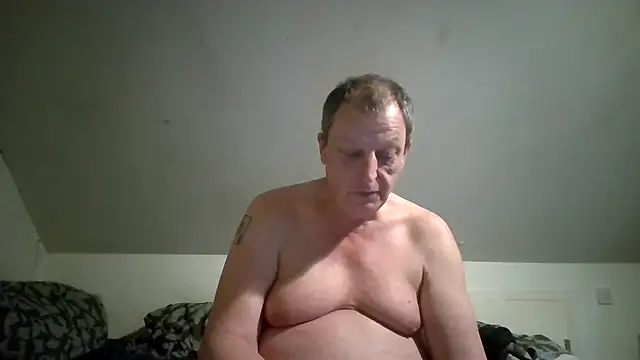Snapshot of chubbybear2cum chatting on 05.15.26 chubbybear2cum online show from 05.15.26