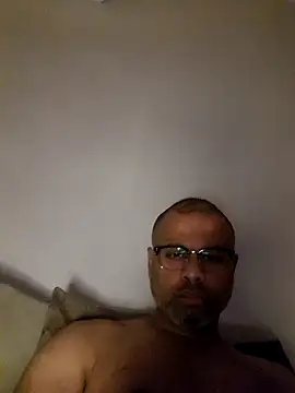 Snapshot of desi_black_cock chatting on 12.03.24 desi black cock online show from 12.03.24