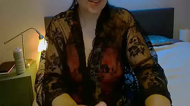 Snapshot of Ella_Next_Door chatting on 02.02.25 Ella Next Door online show from 02.02.25