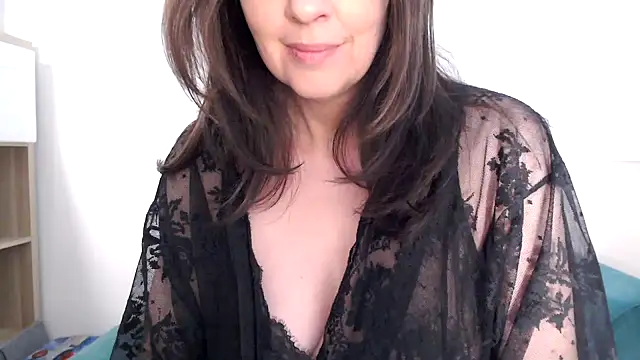 Ella Next Door online show from 03.31.26