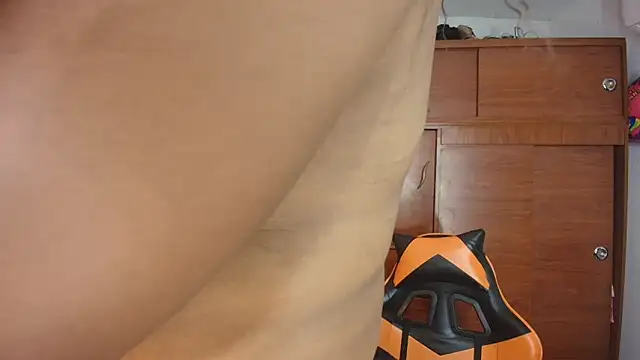 Snapshot of CandyBlackFunXXX chatting on 12.20.25 CandyBlackFunXXX online show from 12.20.25