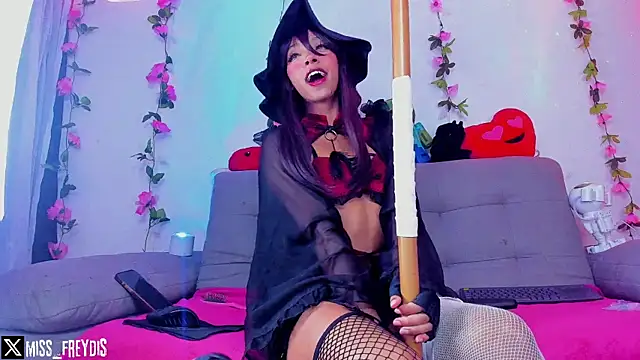 Snapshot of Miss_freydis chatting on 02.10.25 Miss freydis online show from 02.10.25