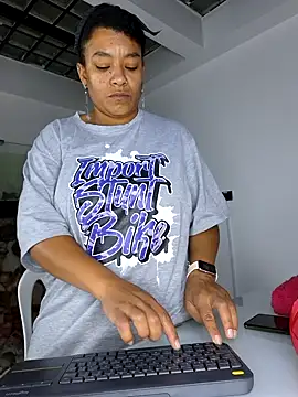 Selket11 online show from 01.25.25