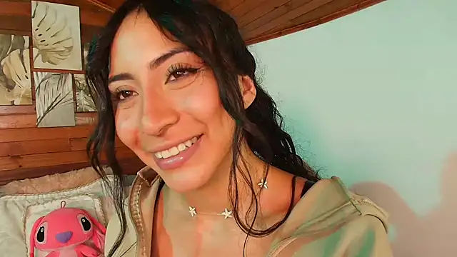 amber curly online show from 10.24.25