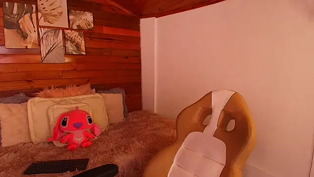 amber curly online show from 10.31.25