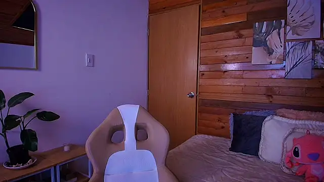 amber curly online show from 04.20.26