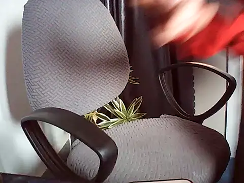 Snapshot of Haralushiaaax chatting on 03.04.26 Haralushiaaax online show from 03.04.26