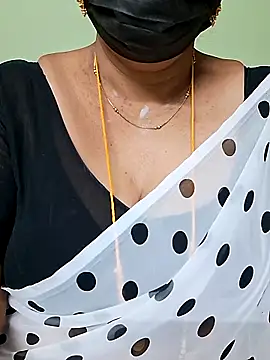 Snapshot of ananya956 chatting on 03.18.25 ananya956 online show from 03.18.25