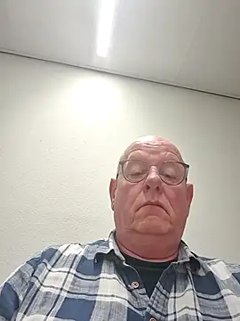 andrejoyfull64 online show from 12.19.25