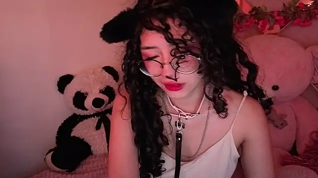 Snapshot of CherieCurl chatting on 05.30.26 CherieCurl online show from 05.30.26