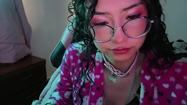Snapshot of CherieCurl chatting on 07.26.26 CherieCurl online show from 07.26.26