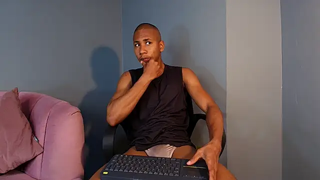 Snapshot of Ethan_Fox11 chatting on 02.28.25 Ethan Fox11 online show from 02.28.25