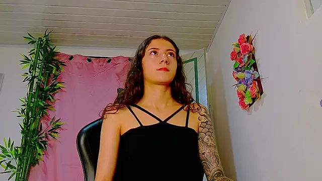 scarlet-jonesx online show from 04.14.26