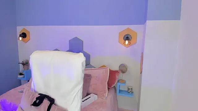 Chloe fischer  online show from 05.13.26