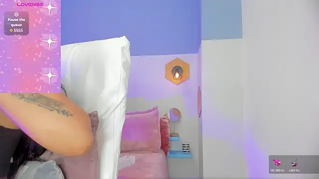 Chloe fischer  online show from 05.25.26